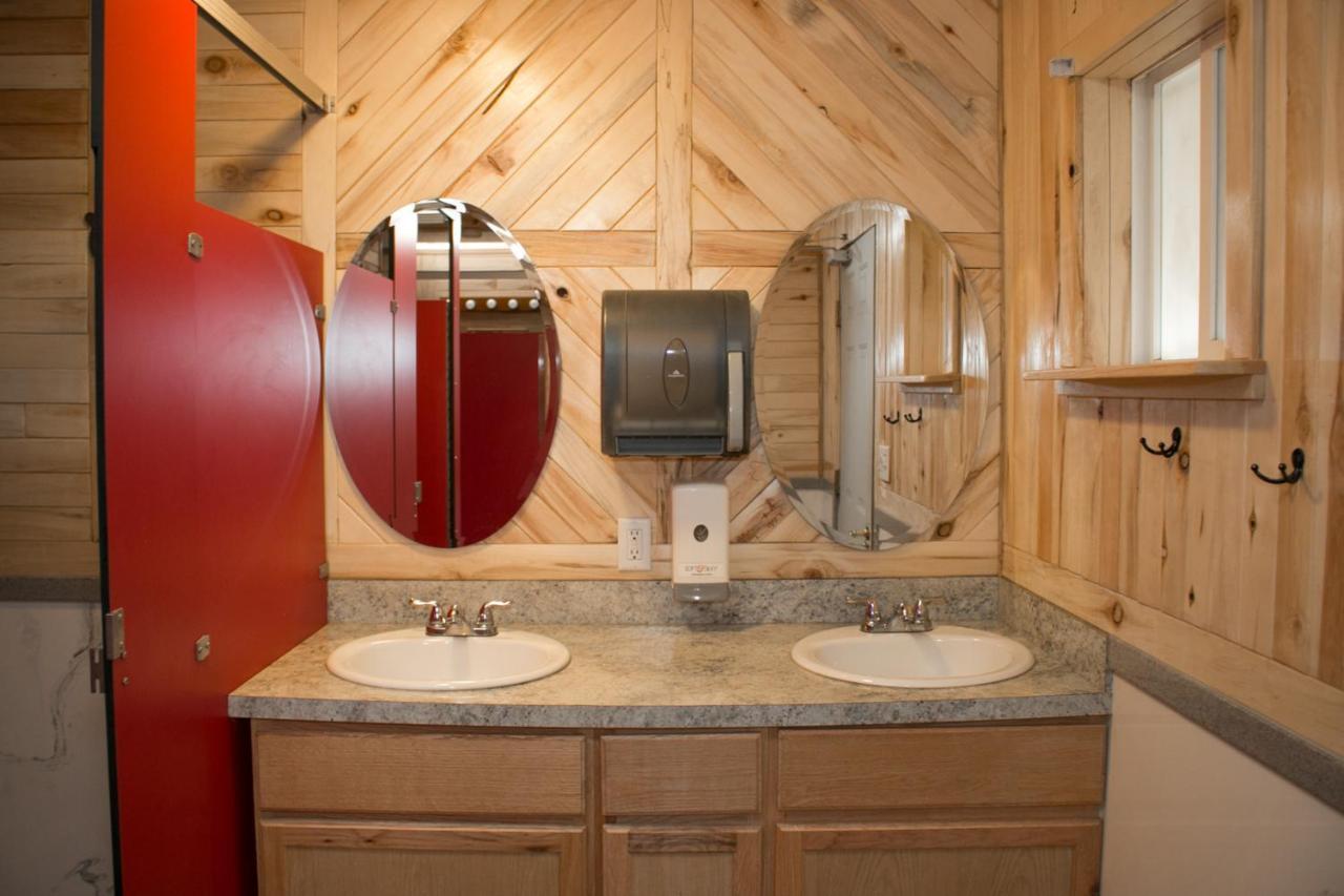 Funstays Glamping Setup Tent In Rv Park #2 Ok-T2 Moab Luaran gambar